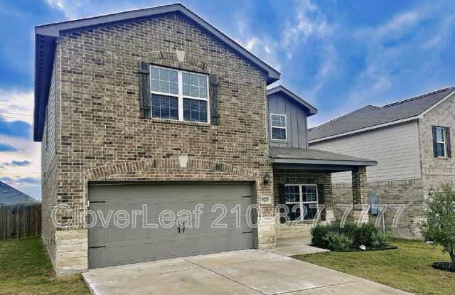 9223 Foxing Bluff photos photos