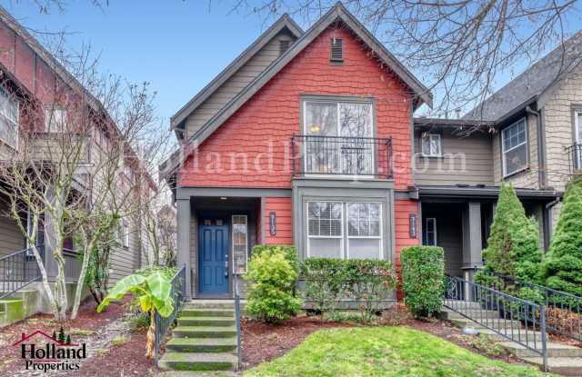 Beautiful 2 Bed • 2.5 Bath home in Prime Hillsboro Location – Light, Bright  Functional! *** Special $150 credit on your first full month's rent *** 1 Application in process as of 12/23 - 7135 Northeast Stonewater Street, Hillsboro, OR 97124