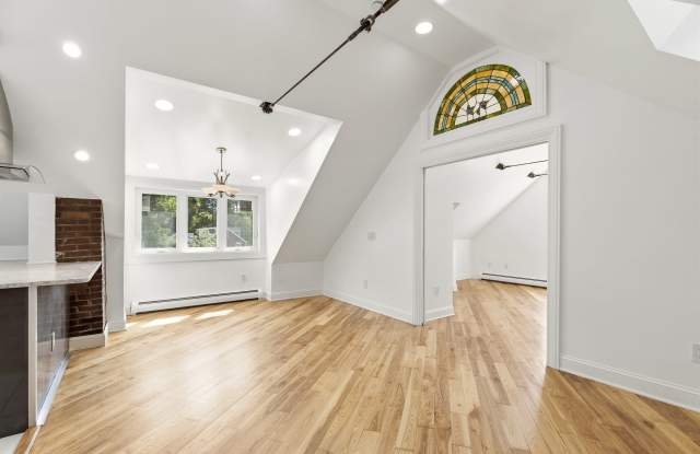 481 Danforth Street - 3 Gallery 1