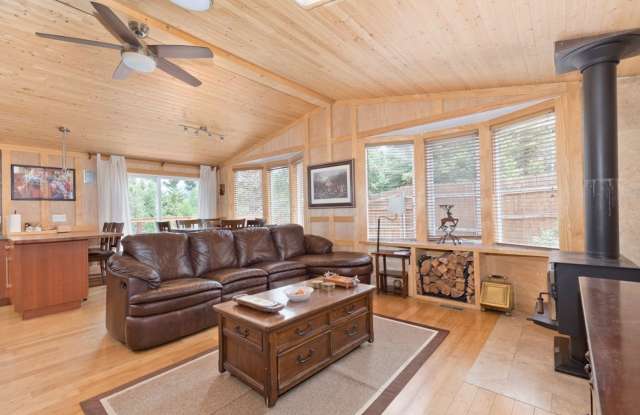 Stylish  Spacious Mountain Home – Fully Updated in Mammoth Lakes photos photos