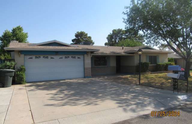 3 bedroom 2 bathroom 2 car garage - 1045 Gardencrest Drive, Kingman, AZ 86409