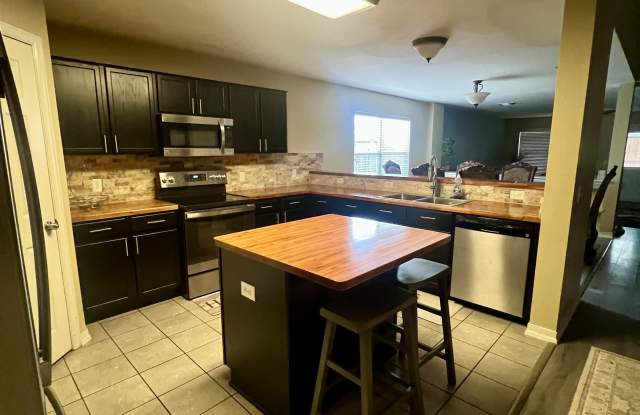 3703 Fiesta Tr - 3703 Fiesta Tr, Bexar County, TX 78245