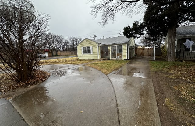 2301 35th St photos photos