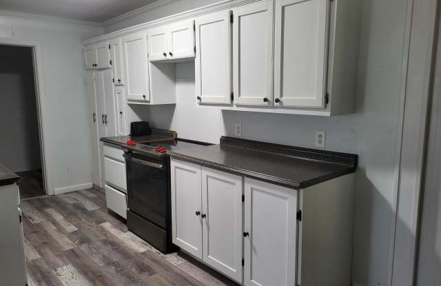 375 North Austin Street - 375 North Austin Street, Avery, TX 75554