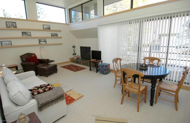 311 S Aspen Street unit: 6 photos photos