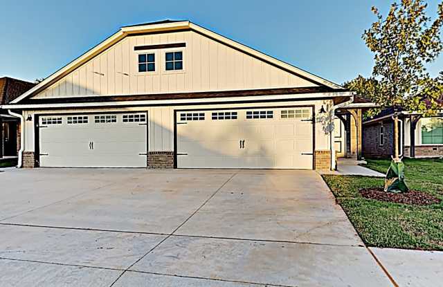 Modern 3 Bedroom, 2 Bathroom Duplex in Tinker Villas! photos photos