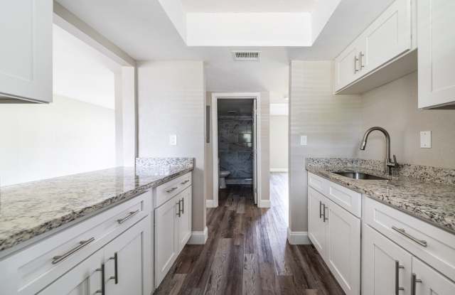 Palm Cove Apartments Gallery 4