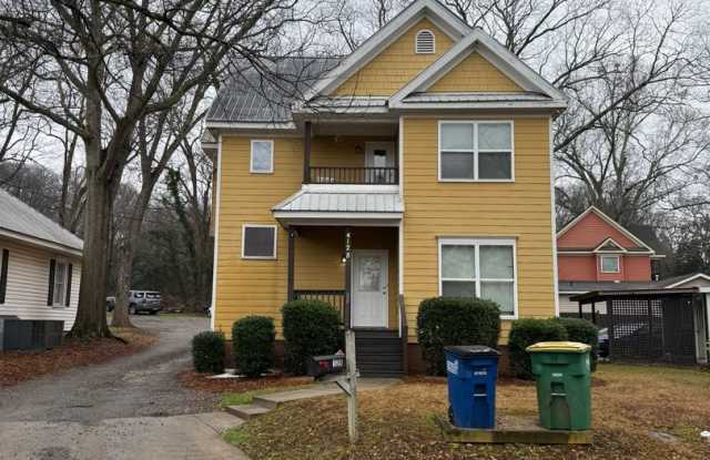 4 Bedroom Downtown Beauty! photos photos