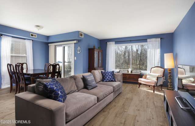 200 Portland Road photos photos