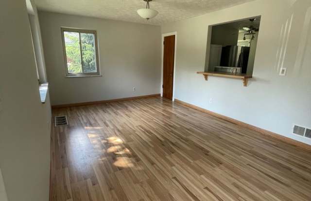 BRIDGETOWN - Wow! Adorable 2 bed ranch, with huge fenced backyard Gallery 3