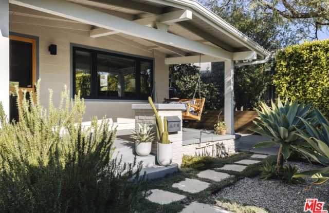 4617 Welch Pl Gallery 1