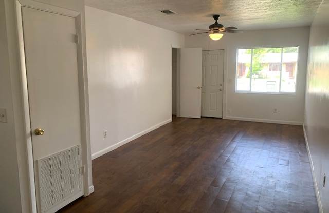 2533 JOHNSON DRIVE Gallery 4