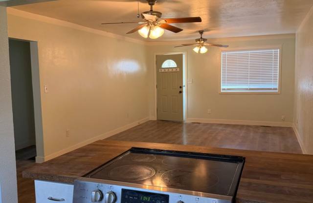 3Bed 2Bath in Echo Gallery 4