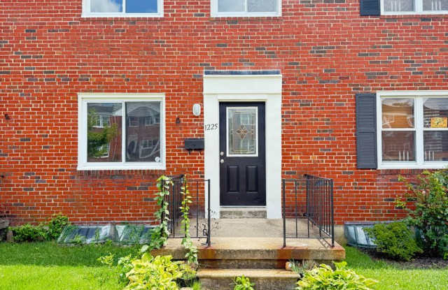 Four-Bedroom House in Parkville photos photos