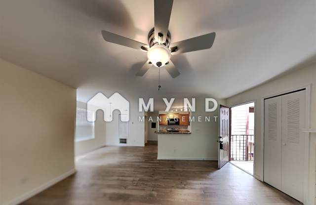 916 Wentworth Ct Gallery 3
