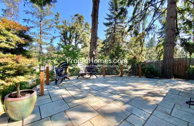 Beautifully Updated Modern Oasis in West Linn photos photos