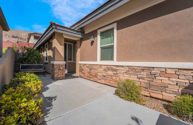 Beautiful Single-Story Summerlin Home with Private Courtyard & Spacious Backyard! Gallery 4