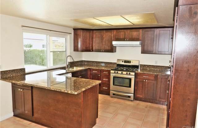 1440 Post Road Gallery 2