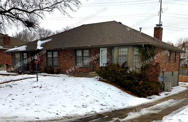 Amazing South KCMO Duplex in Raytown School District-Available NOW!! photos photos