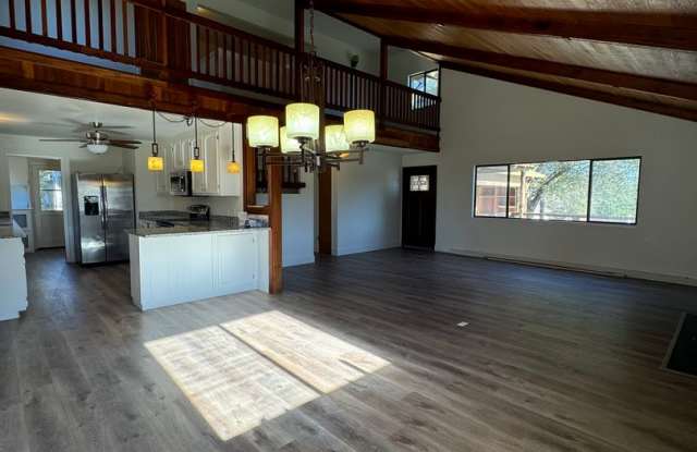 Lake of the pines GOLF COURSE charmer! New counters, new floor, new paint! Wonderful home! photos photos