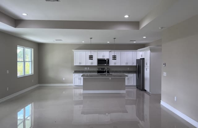 335 4th Ave photos photos