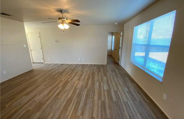 2212 Bellmont Gallery 2