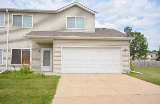 Hard to find end unit townhome with 2 car garage! photos photos Hard to find end unit townhome with 2 car garage! photos photos