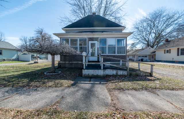 1827 Gilbert St photos photos
