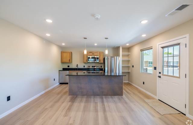 Woodland Hills Townhomes – Comfortable  Convenient Living in Sioux City! photos photos