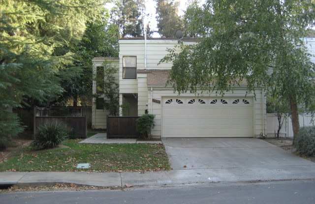 Charming 3 bed/2 bath Home in Northeast Davis photos photos