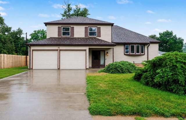 4 Bedroom Bellevue Home! Gallery 1
