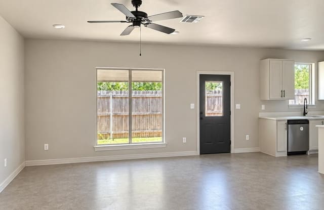 1028 Holiday Drive Gallery 3