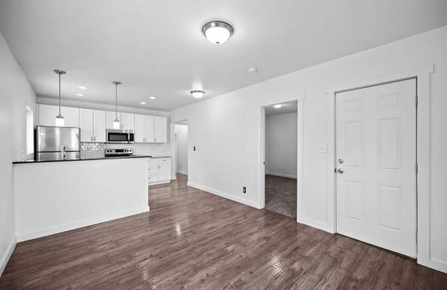 Beautifully Renovated 4-Bed, 2-Bath Home - Central Spokane, Fenced Yard & In-Unit Laundry Gallery 4