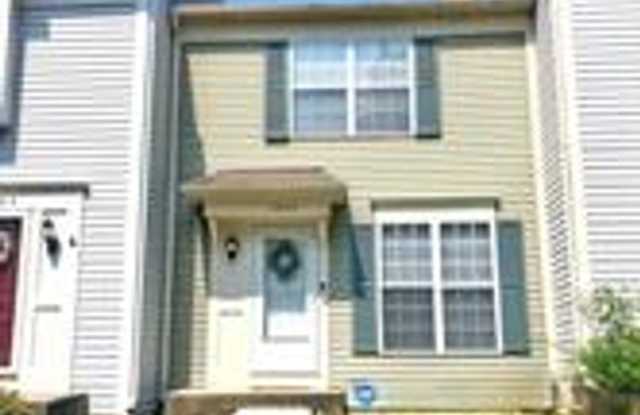 Beautiful 3-level townhouse convenient to I-95, Beltway, and Kingstowne/Springfield Mall photos photos