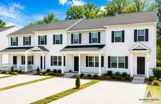 Beautiful END UNIT 3 Bedroom Townhome Near I-85 – AVAILABLE 10/16/2026 Gallery 1