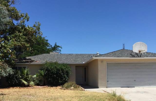 Ashlan  Fowler 3 Bedroom - Griffith Ave. photos photos