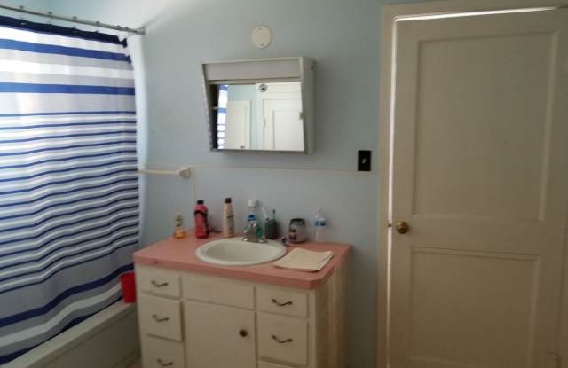 Cute 2 bedroom - Convenient Location - 4404 Texas 159, Fayette County, TX 78945