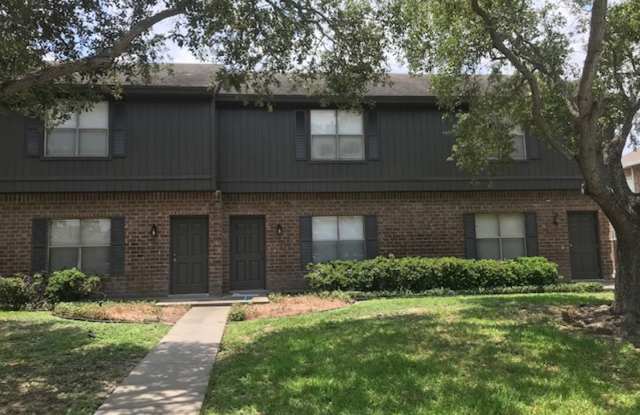 Ridgeway Townhomes on Burnham Drive photos photos