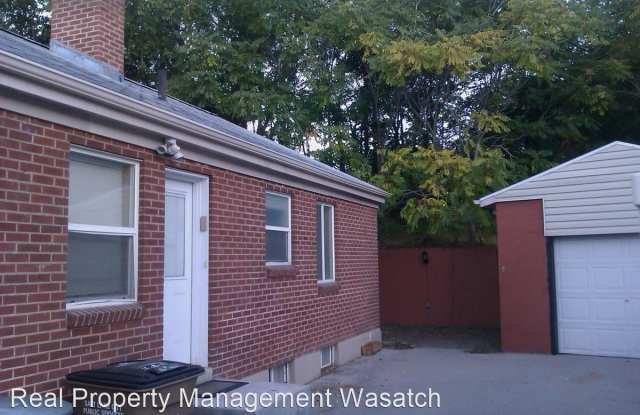 1577 E Glen Arbor St Gallery 2