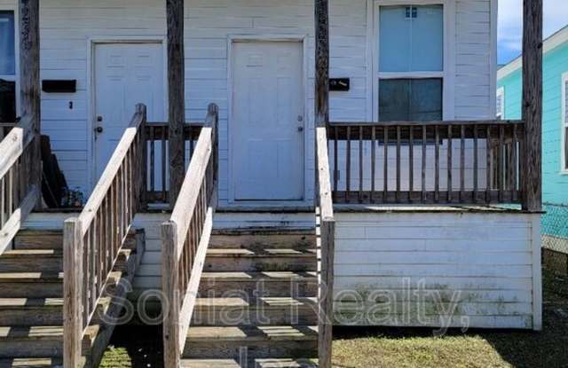 4235 Hollygrove Street photos photos