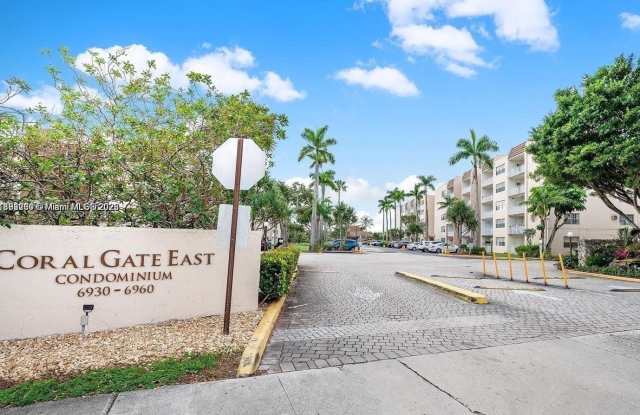 6960 Miami Gardens Dr photos photos