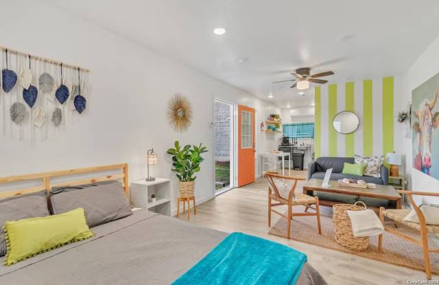 1407 Leal unit: 3 photos photos