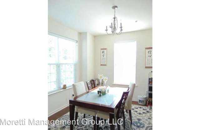 3535 Woodlake Drive Gallery 4