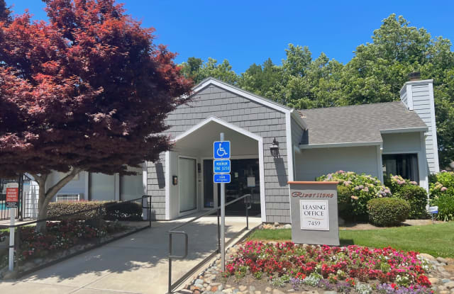 Riverstone Apartments Gallery 3