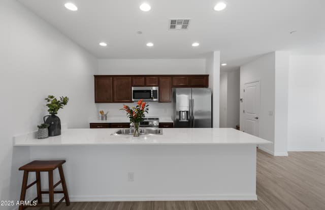 2842 E Tracy Lane unit: 3 photos photos 2842 E Tracy Lane unit: 3 photos photos