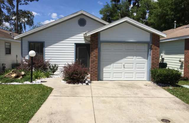 NOT AVAILABLE TO SHOW UNTIL MID NOVEMBER.... Wellington Station - 3/2/1 Patio Home - 2216 Northeast 39th Avenue, Ocala, FL 34470