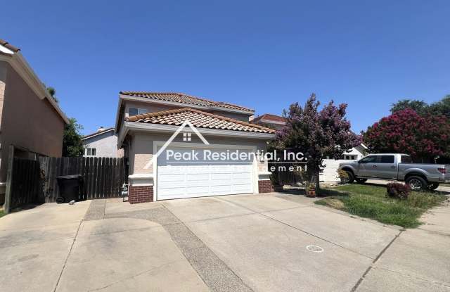 Very Nice 4bd/3ba Roseville House With 2 Car Garage And Pool! Gallery 3
