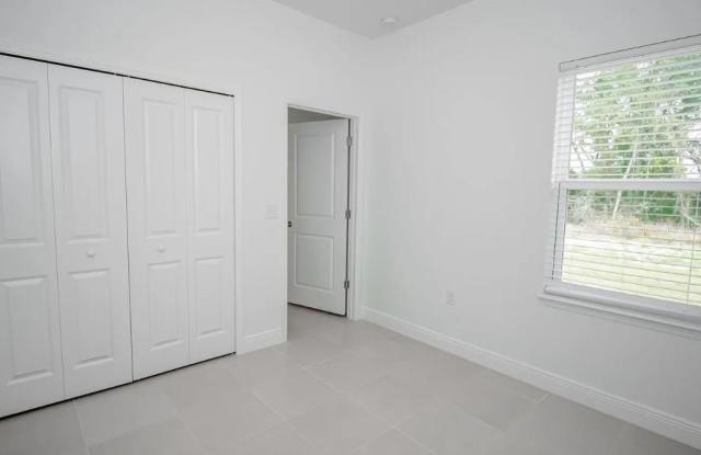 4033 SW 139TH STREET Road Gallery 4