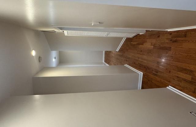8026 S Drexel Avenue Gallery 3