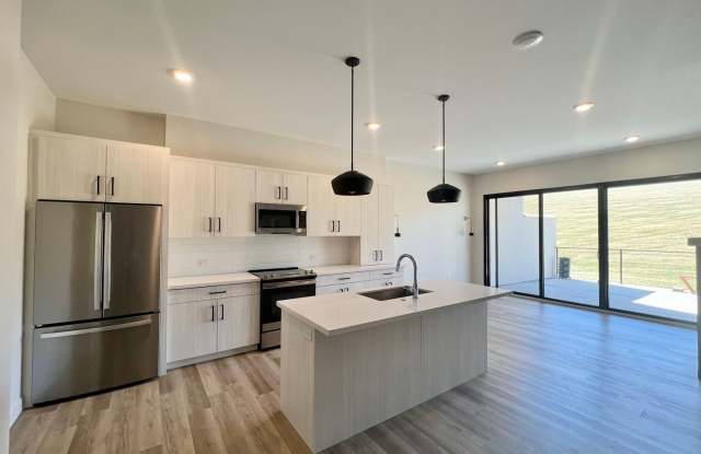 Modern Executive Level Condo near Colbert Hills Golf Course photos photos